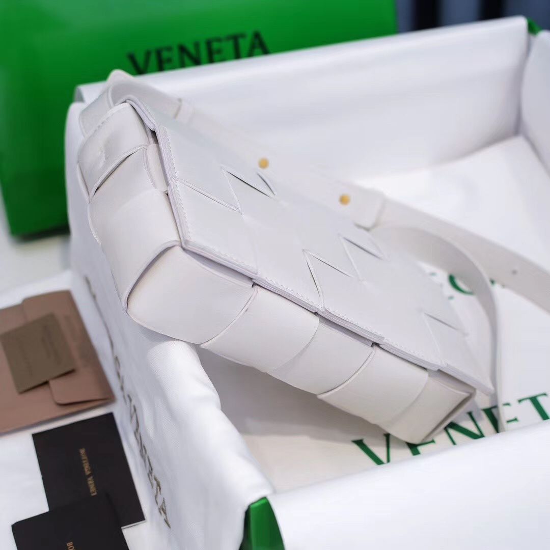 Bottega Veneta Cassette 25 cm