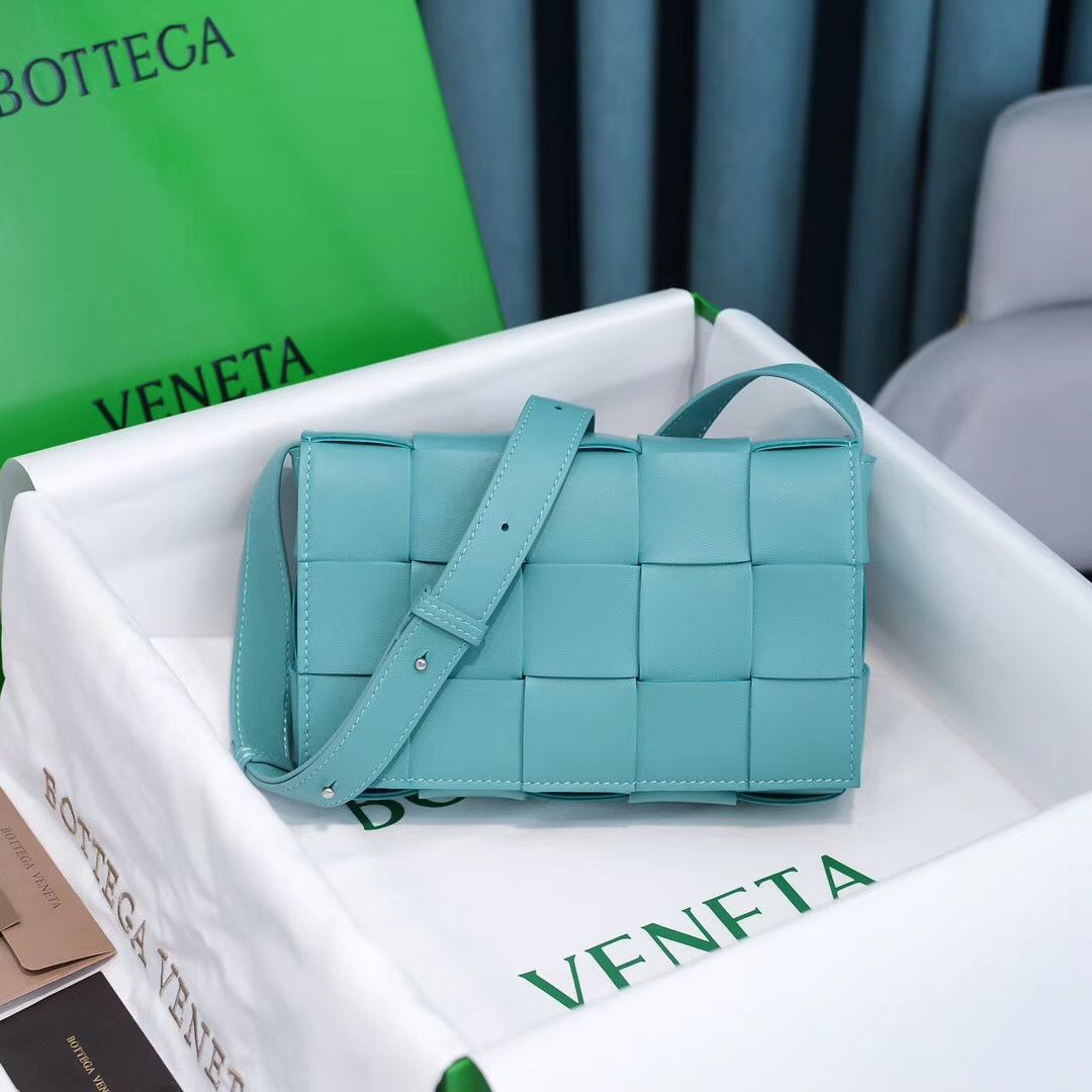 Bottega Veneta Cassette 25 cm