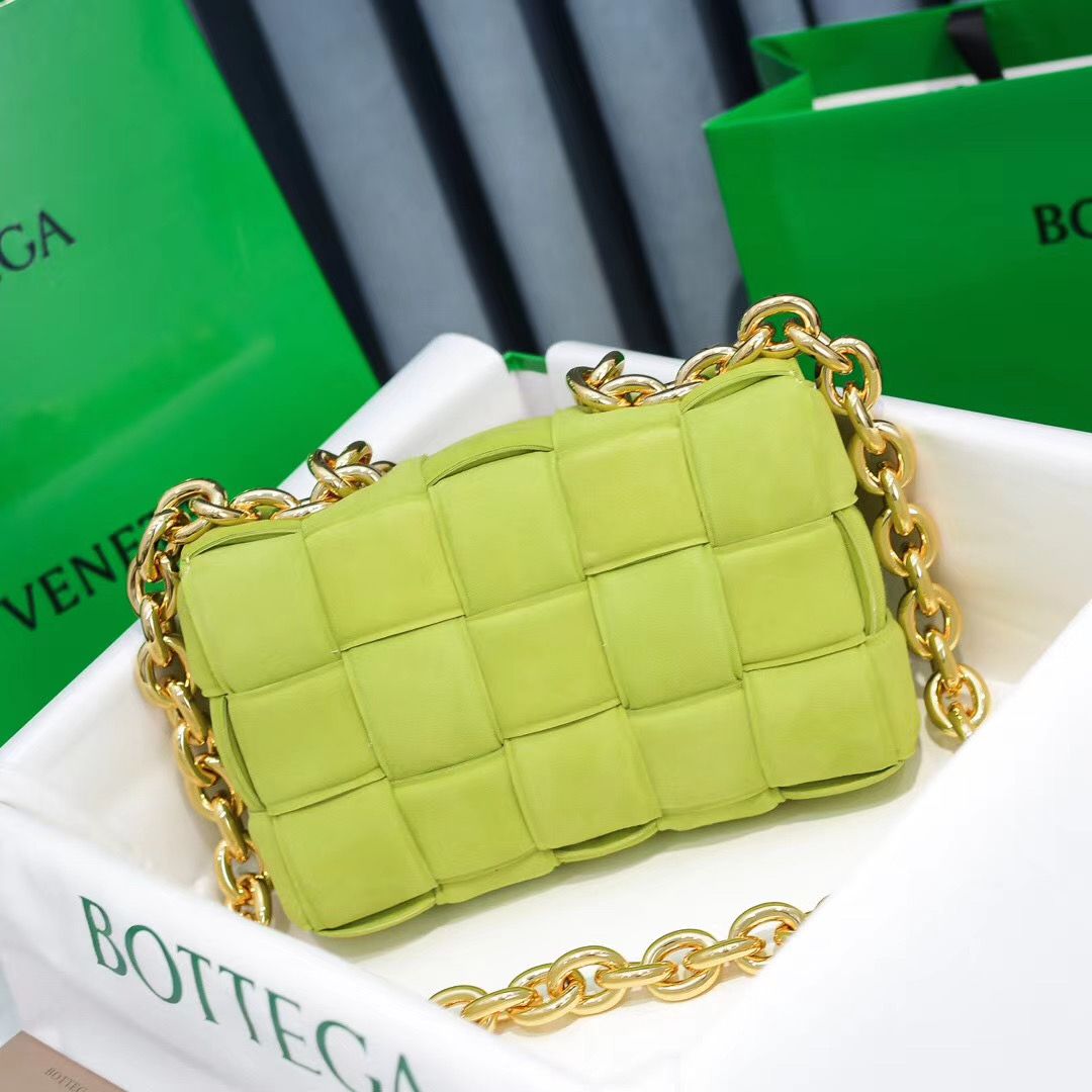 Bottega Veneta Chain Cassette 26 cm