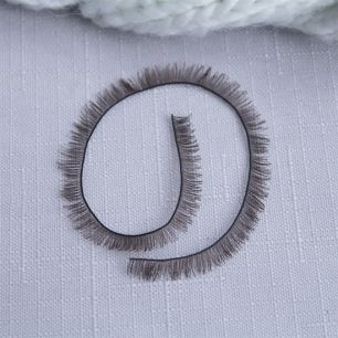 Ресницы для кукол, ширина 5 мм, лента 19 см.