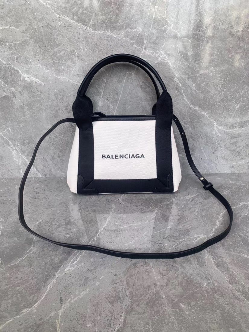 Balenciaga 25 cm