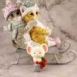 Брошь "Милый мышонок в наперсточке" (Hallmark США)