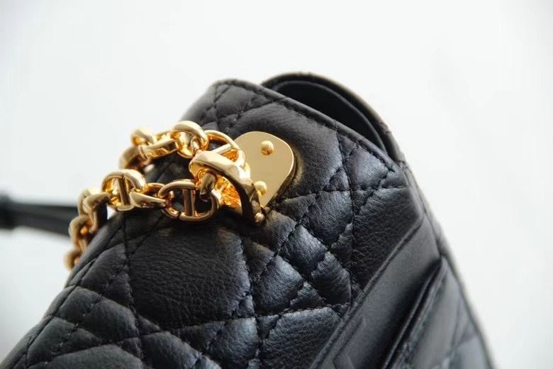 Dior Montaigne30 28 cm