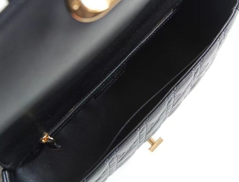 Dior Montaigne30 28 cm