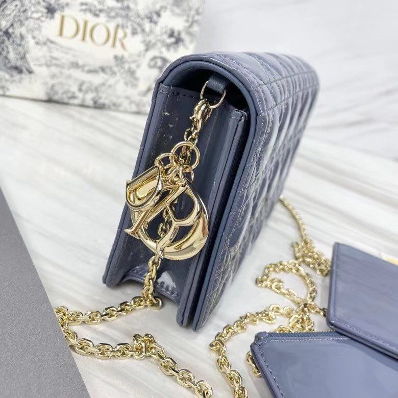 Dior 22 cm