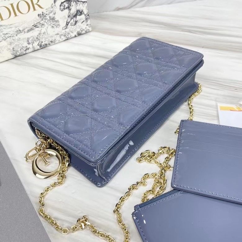 Dior 22 cm