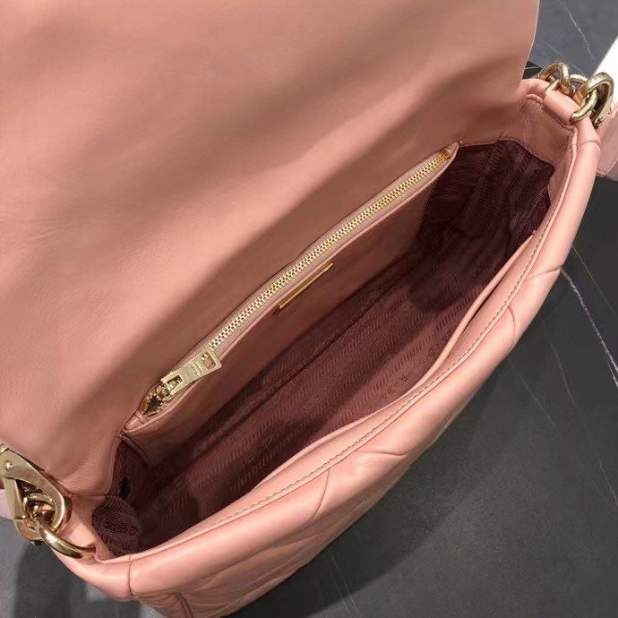 Prada 28 cm