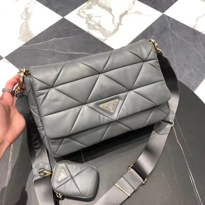 Prada 28 cm