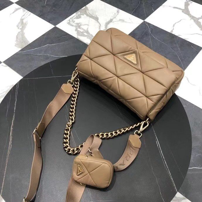 Prada 28 cm