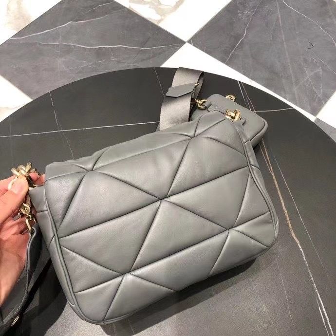 Prada 20 cm