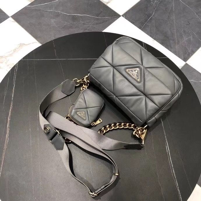 Prada 20 cm