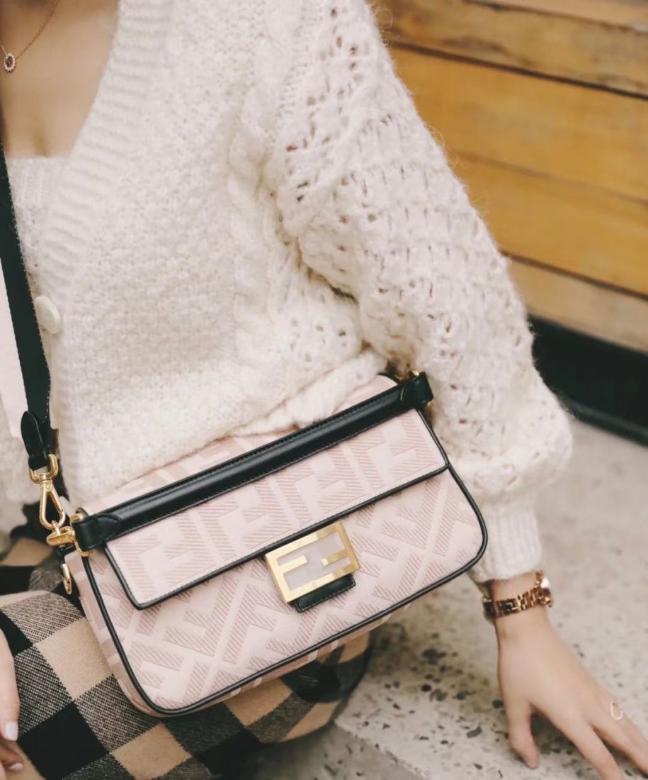 Fendi Baguette 27 cm