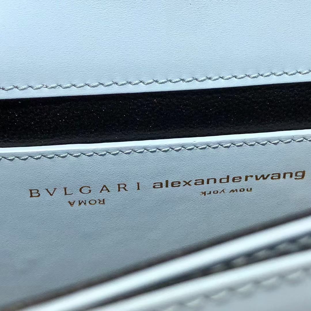 Bvlgari 18,5 cm