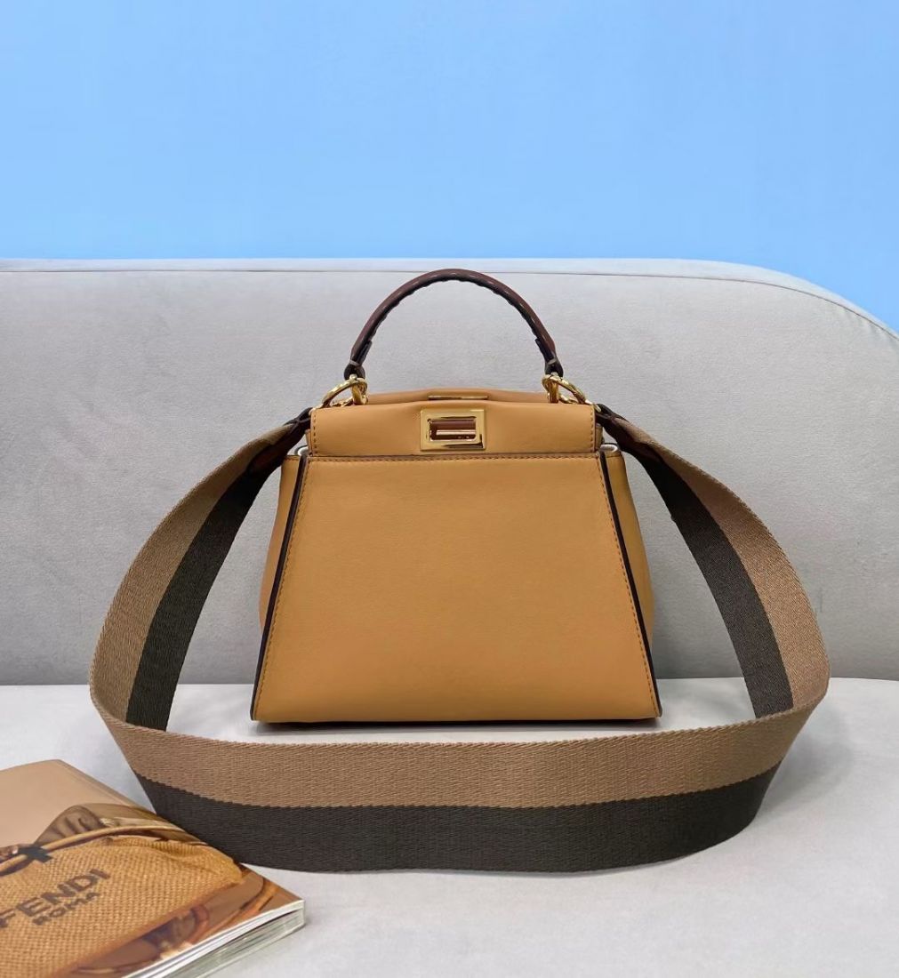 Fendi Peek-a-boo 23 cm