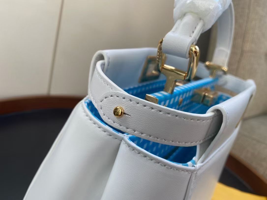 Fendi Peek-a-boo 23 cm