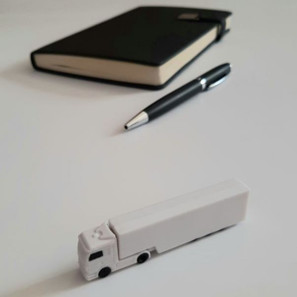 Флешки Грузовик 8-16-32 Gb