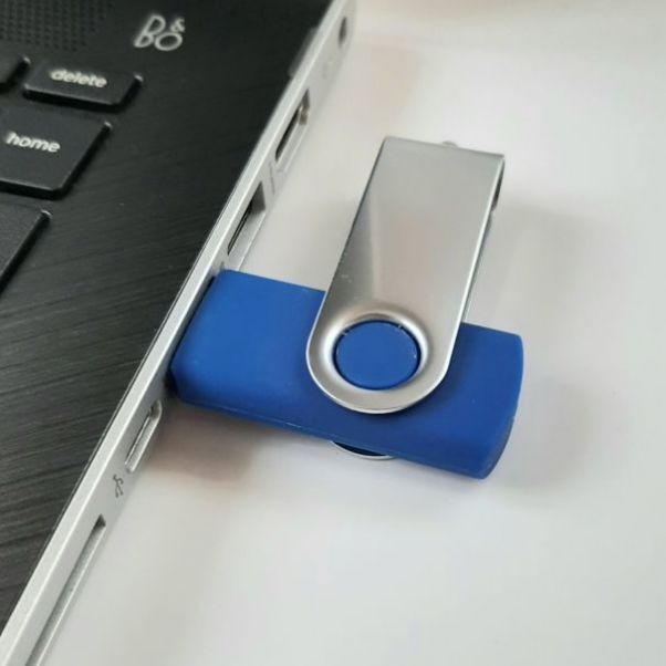 Синие флешки Twist 8 Gb