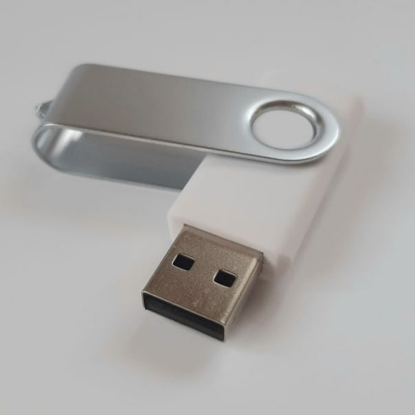 Флешки Twist 16 Gb белые