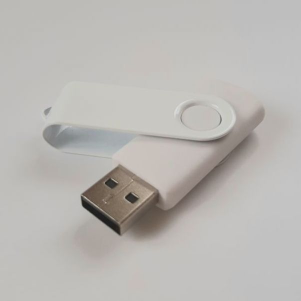 Флешки Twist Color 16 Gb белые