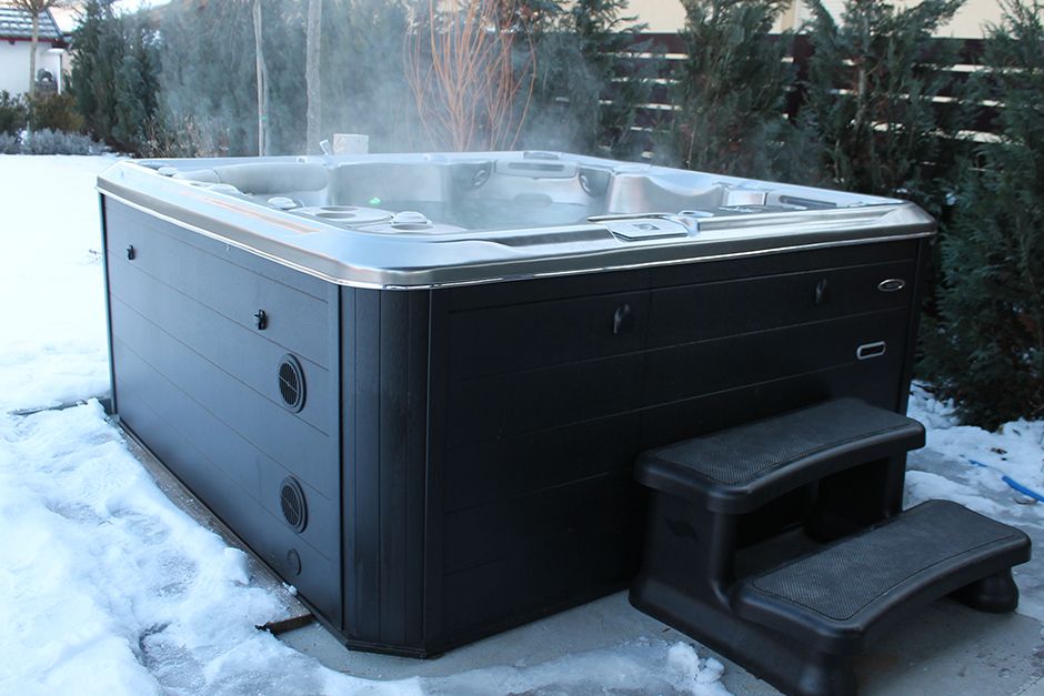 Бассейн с 35 форсунками Hydropool Self Cleaning 695 Gold 213х213 ФОТО