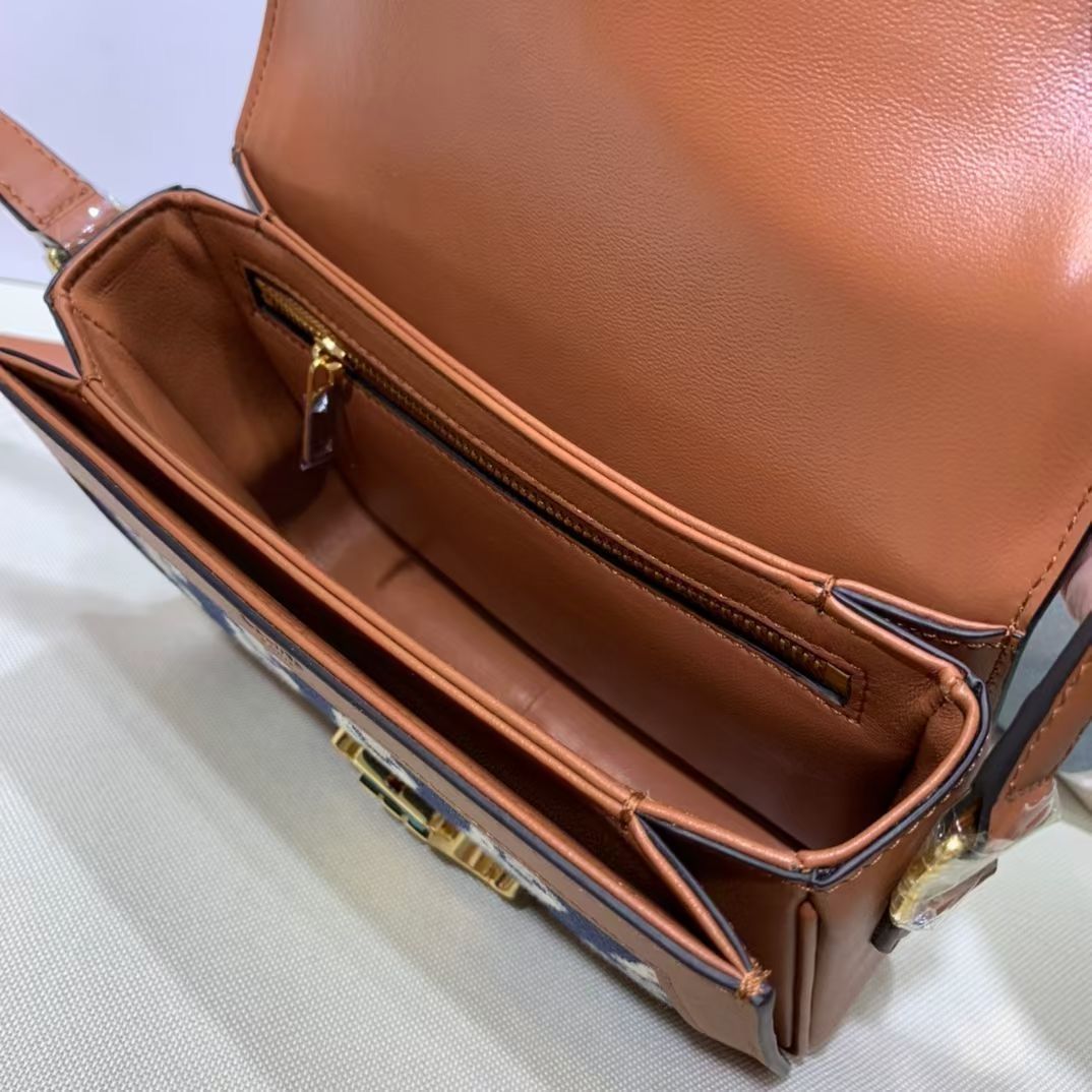 Celine Triomphe Canvas 18,5 cm