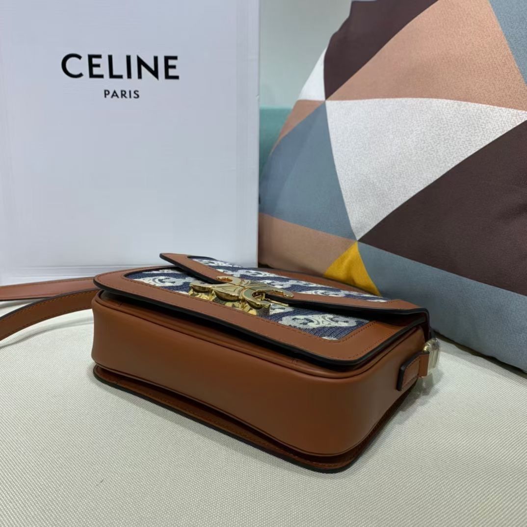 Celine Triomphe Canvas 18,5 cm