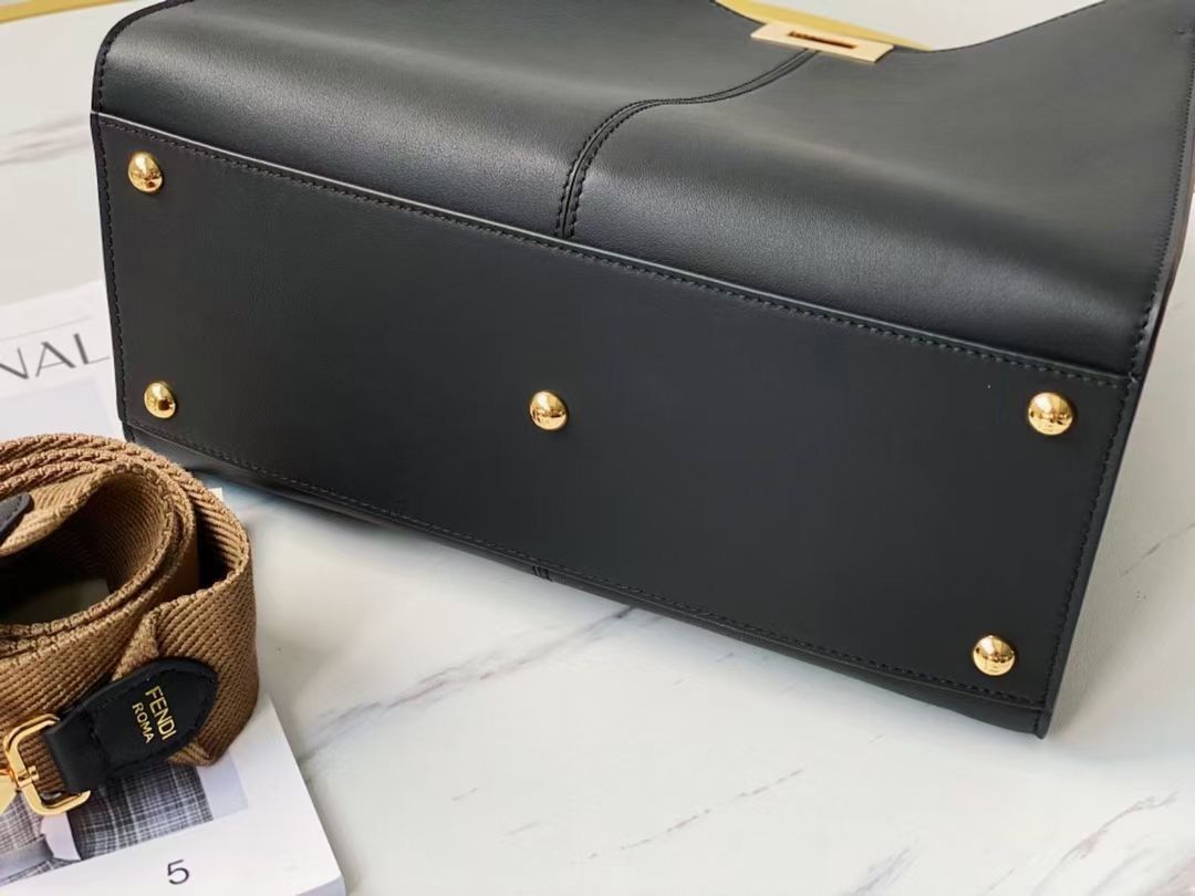 Fendi Peek-a-boo X-Lite 30х25х14 cm