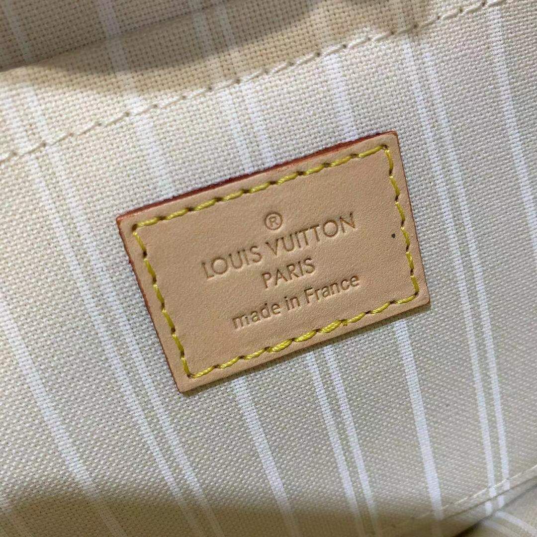 Louis Vuitton Multy Pochette
