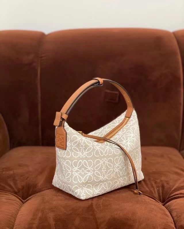 Loewe 21x17x12,5cm
