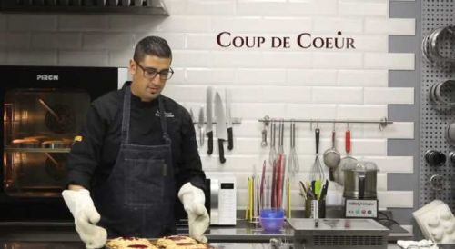 Мастер-класс 'Сладкая бриошь с малиной и карамелизованным миндалем' (Субтитры)