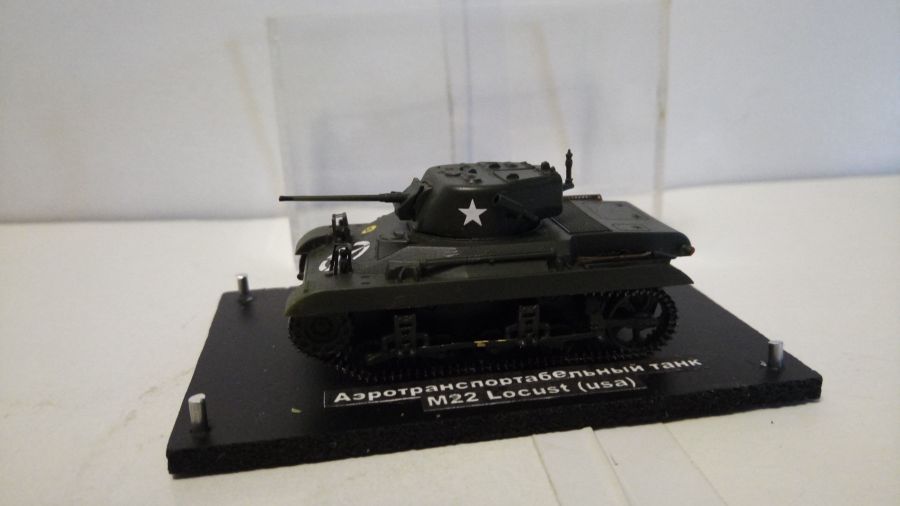 Лёгкий аэротранспортабельный танк M22 Locust  в масштабе 1/72