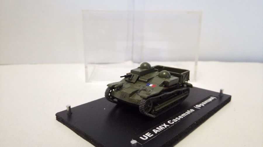 французская танкетка Renault UE AMX Casemate  (1/72)