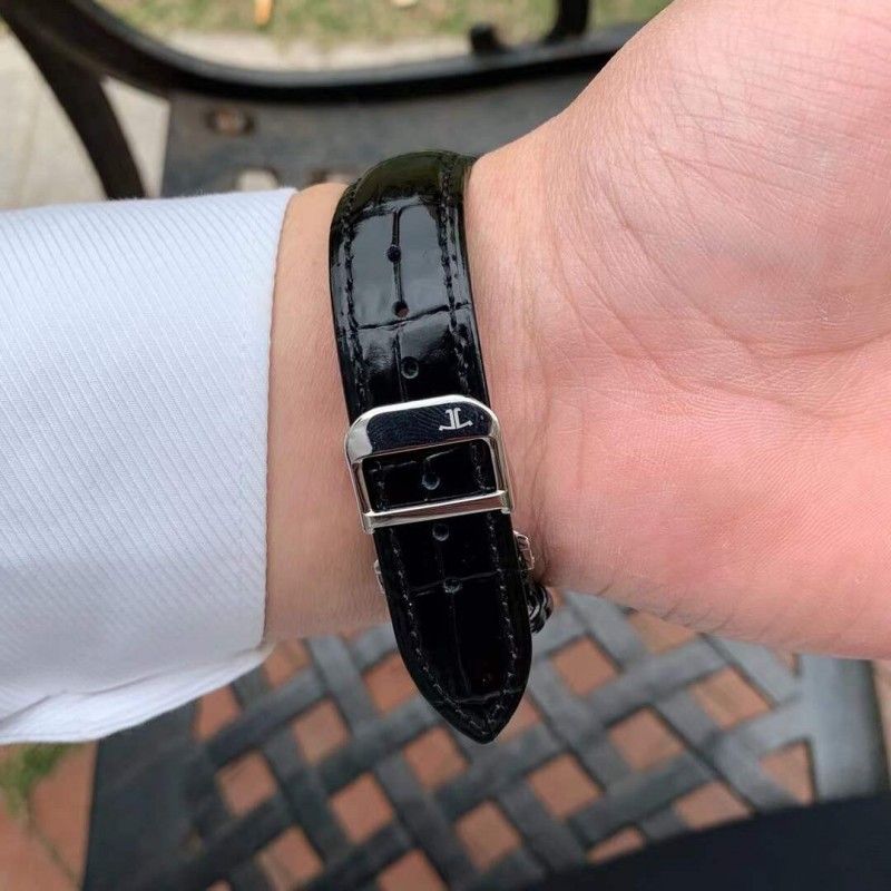 Часы Jaeger-LeCoulter