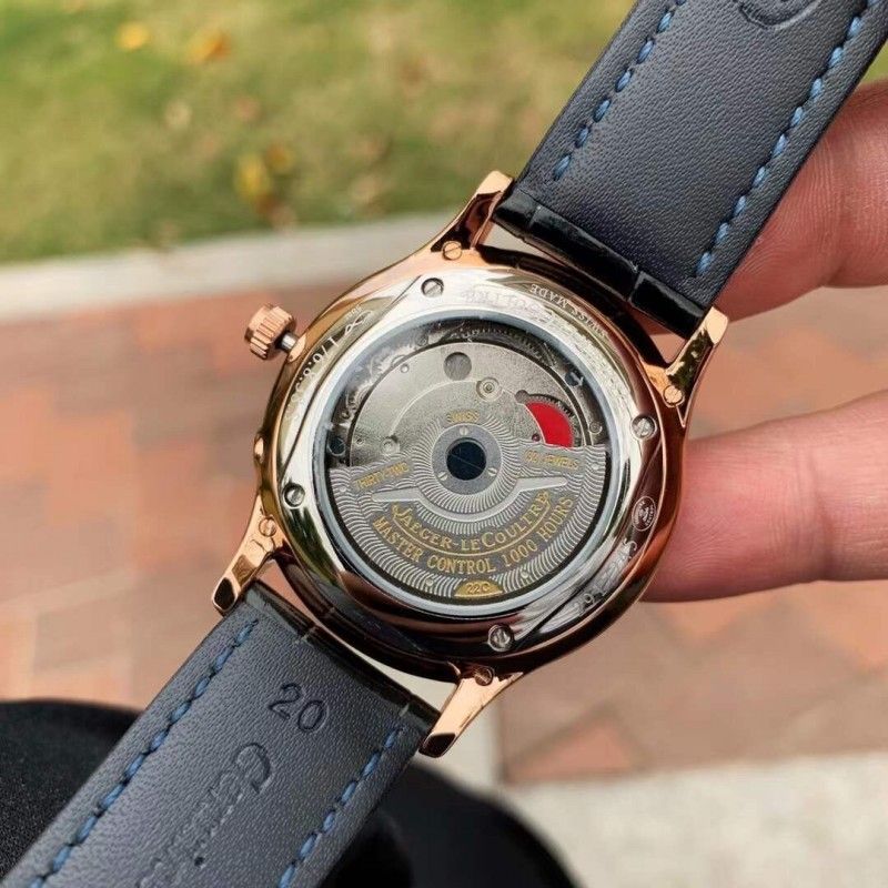 Часы Jaeger-LeCoulter