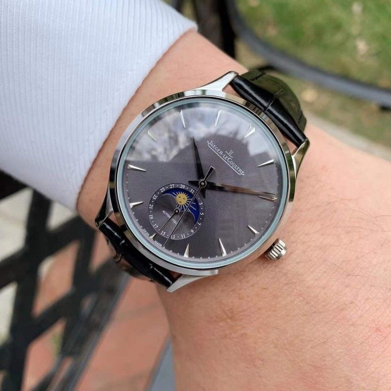 Часы Jaeger-LeCoulter