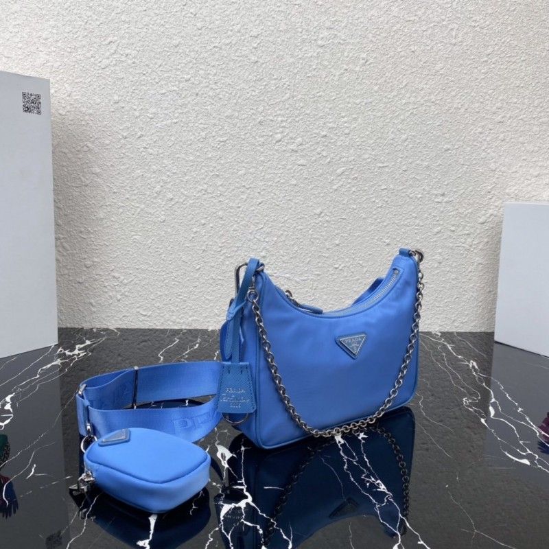 PRADA 22 cm