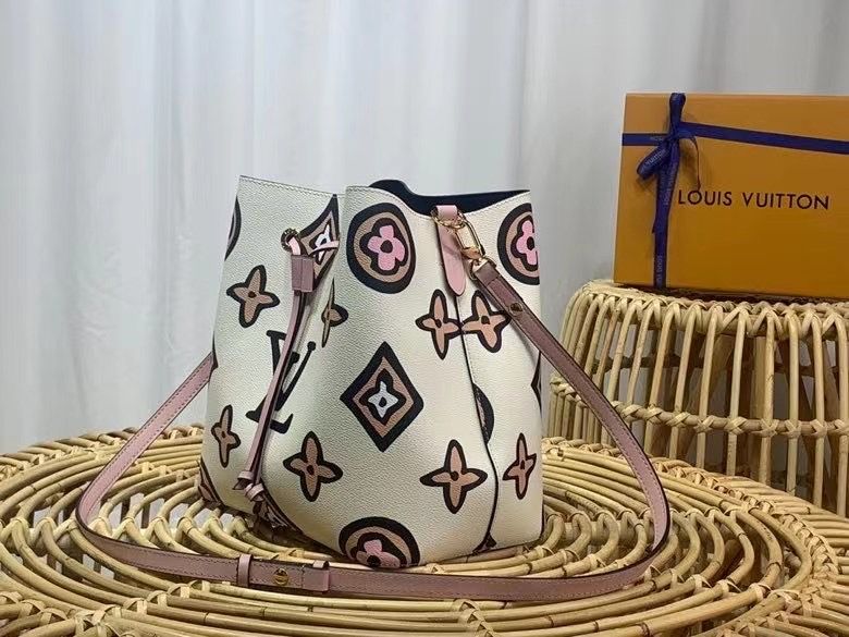 Сумка Louis Vuitton 26х26х17,5 cm