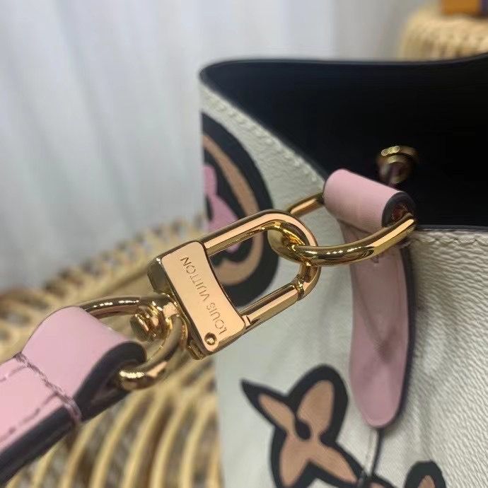 Сумка Louis Vuitton 26х26х17,5 cm