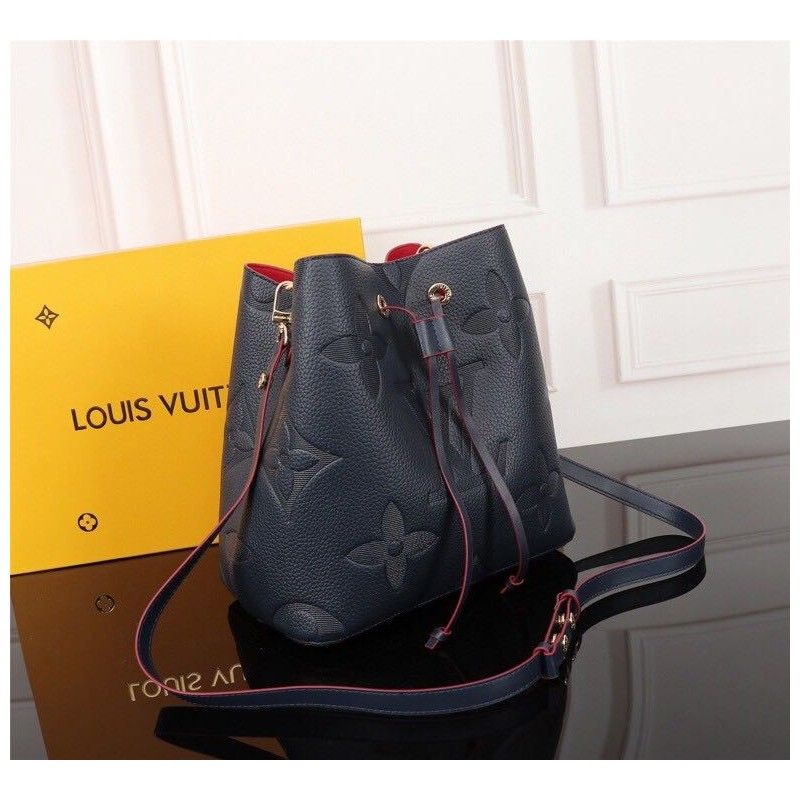 Louis Vuitton 26*22*27 cm
