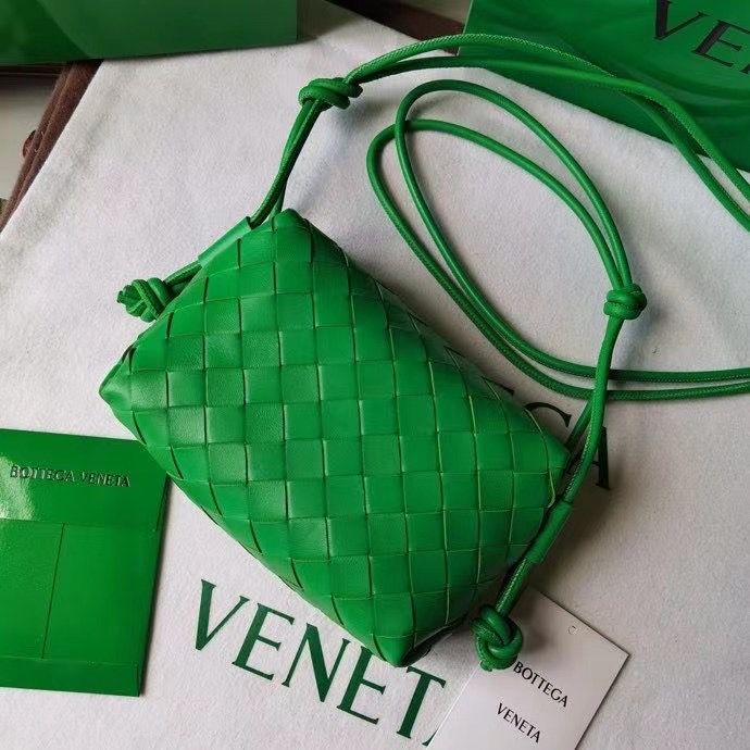 Bottega Veneta Intrecciato 17*11*6 cm