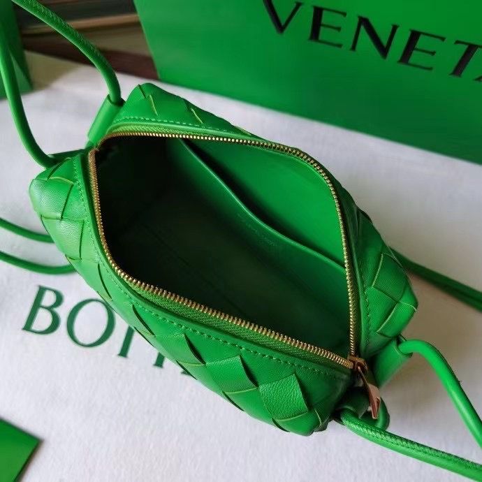 Bottega Veneta Intrecciato 17*11*6 cm