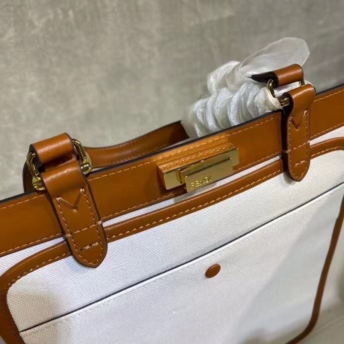 Fendi Peek-a-boo X-Tote 40x29x12cm