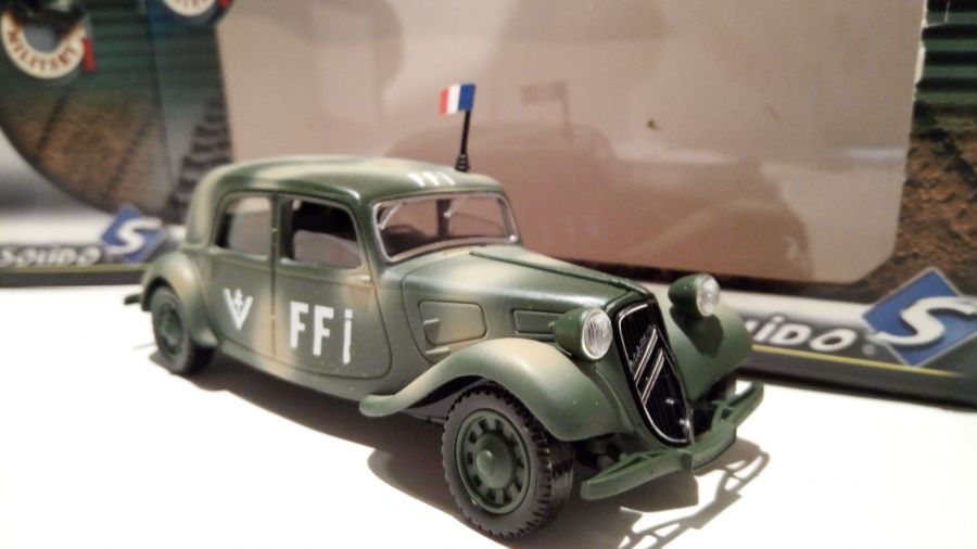 Французский штабной автомобиль CITROEN TRACTION 11B FFI  в масштабе 1/43 (SOLIDO)