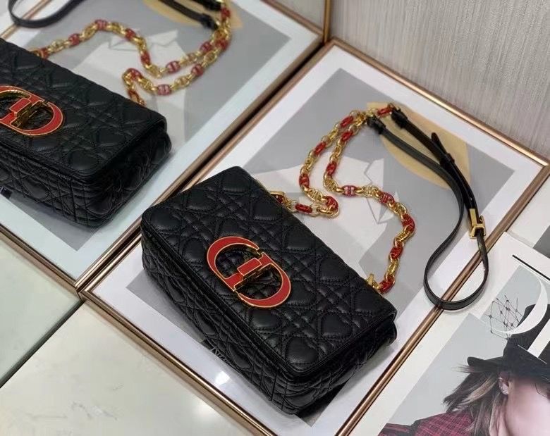 Dior Caro 20 cm