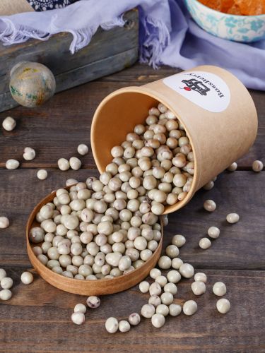 Брусника в йогуртовой глазури