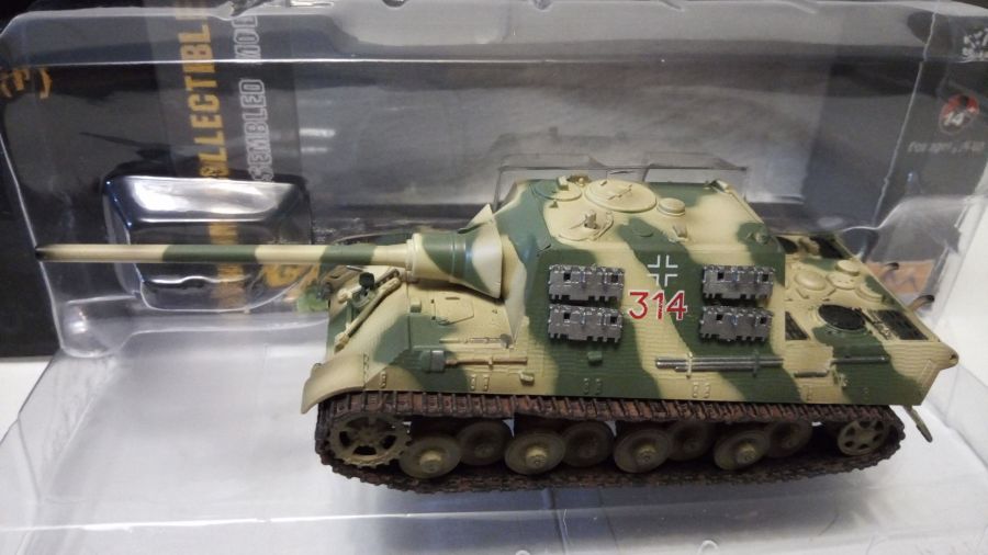 Jagdtiger(P) Easy Model 36112 (1/72)