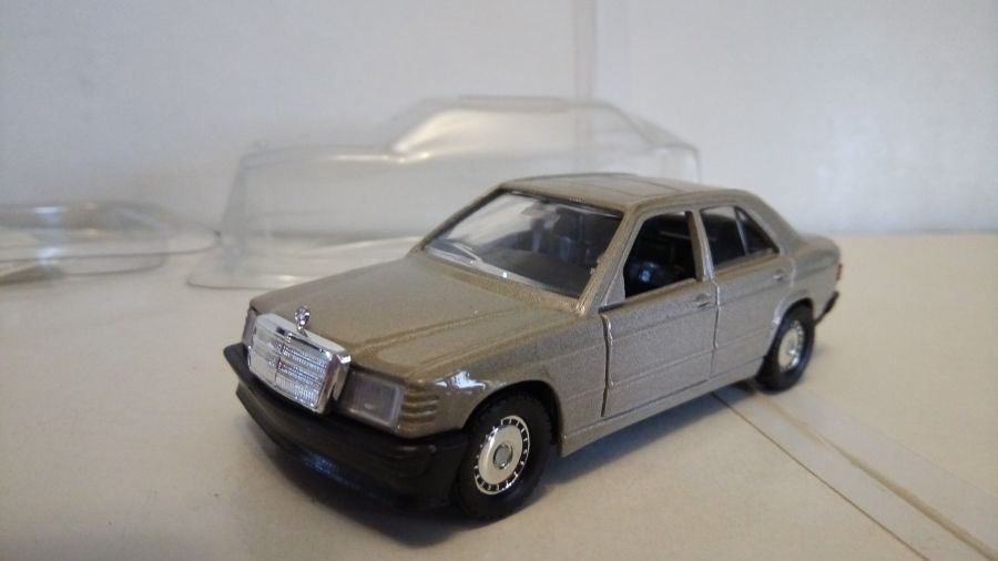 Mercedes Benz 190  (Solido) 1/43