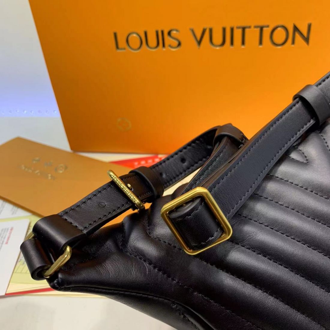Поясная сумка Louis Vuitton New Wave
