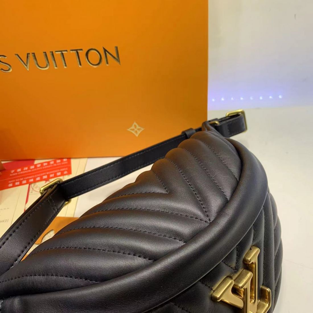 Поясная сумка Louis Vuitton New Wave