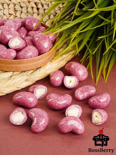 Кешью в свекольной йогуртовой глазури